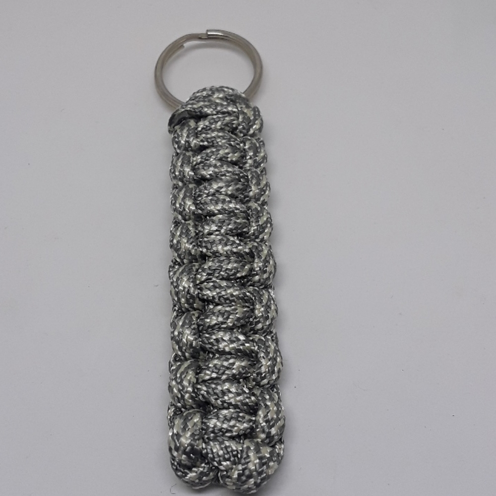 paracord keychain